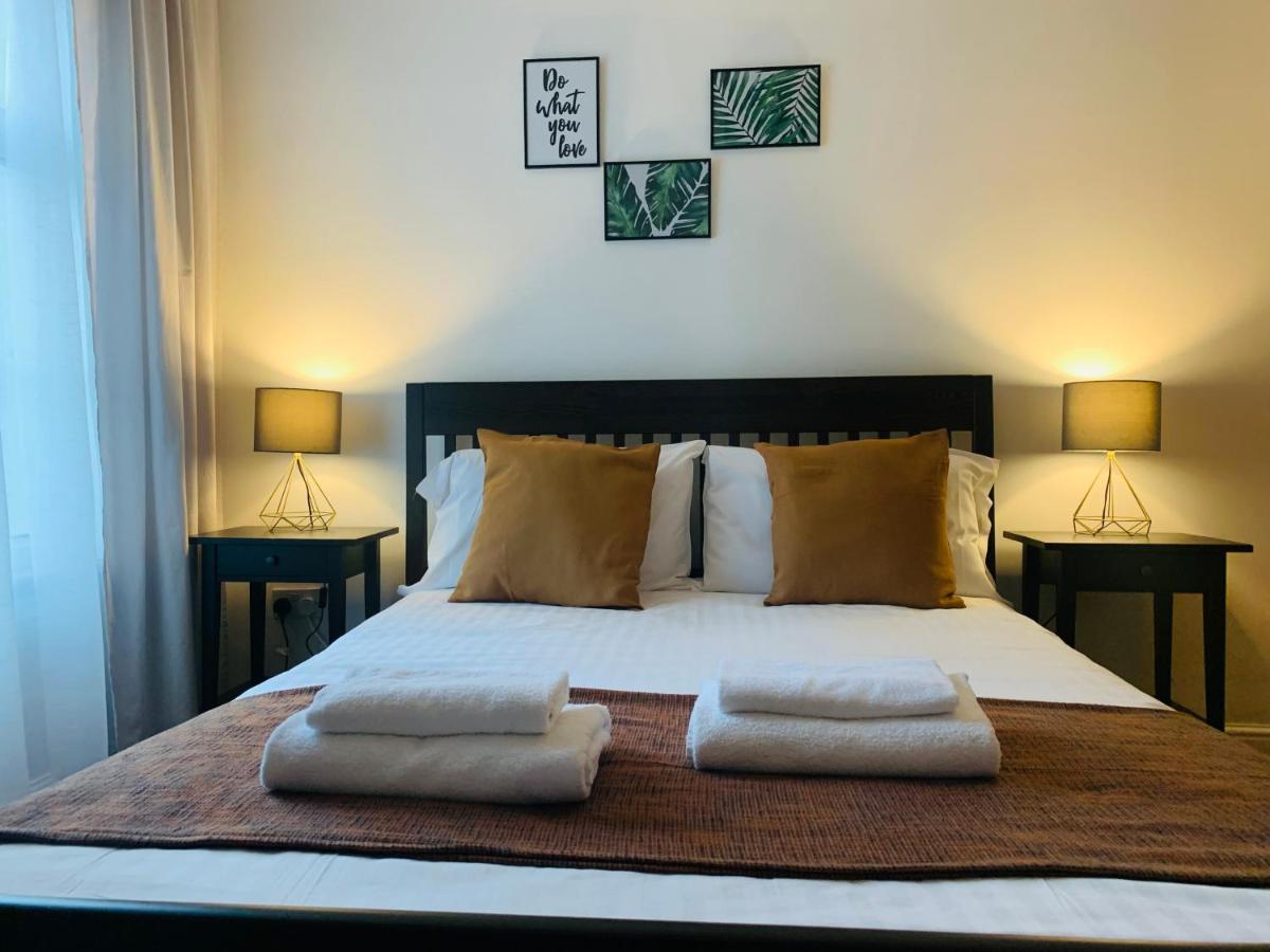 Unique 2 Bedroom In London/ Excel / Olympic Close To Line Tube Station With Gated Parking Space Appartamento Londra